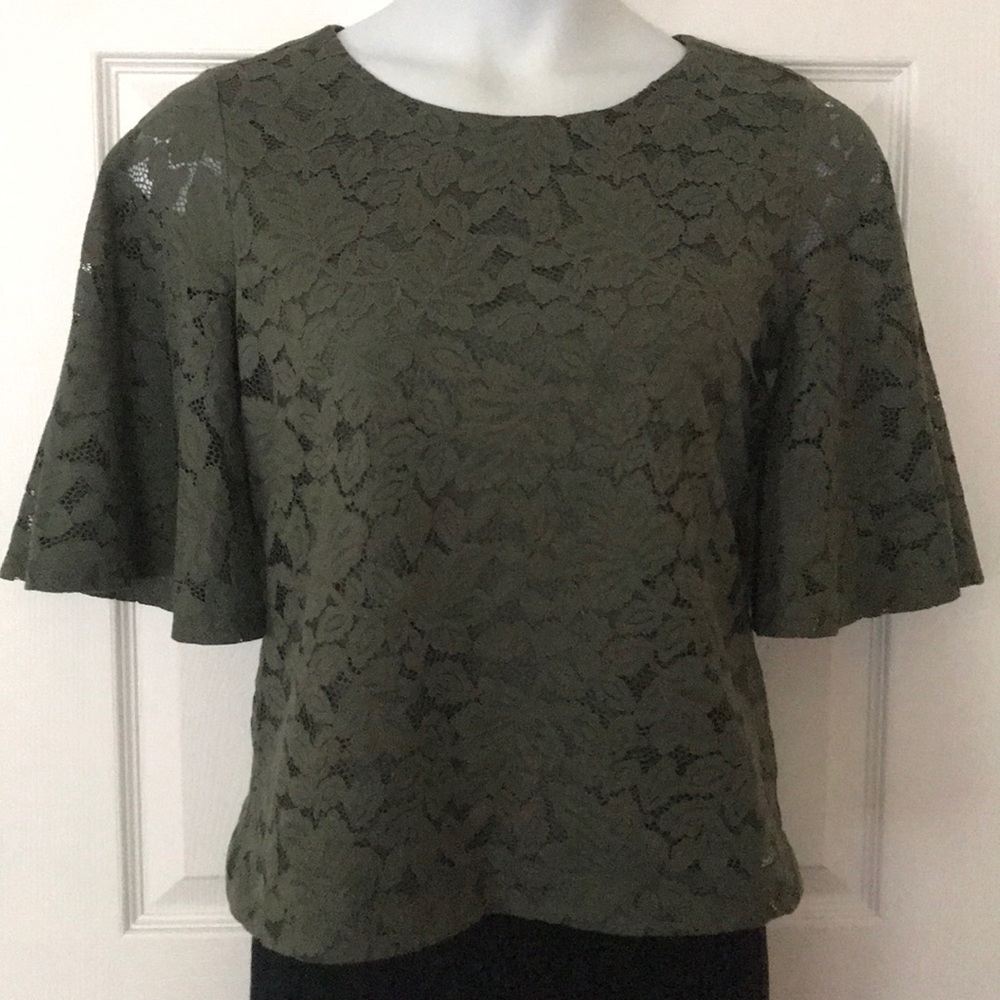 NWT Banana Republic bell sleeved lace top - Picture 2 of 8